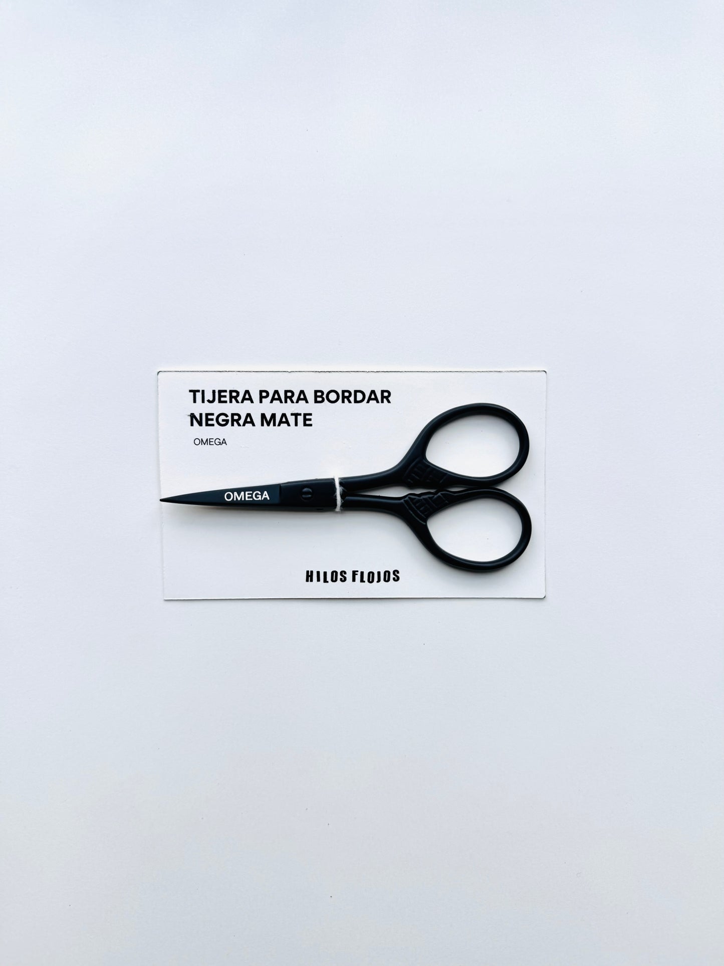 Tijera para bordar - Negra Mate estilo vintage