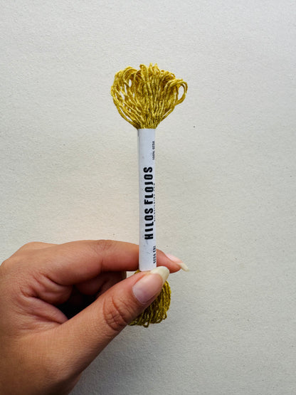 Hilo de seda Eri teñido con tintes naturales · 10m / 1g