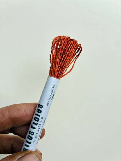 Hilo de Seda Mulberry teñida naturalmente