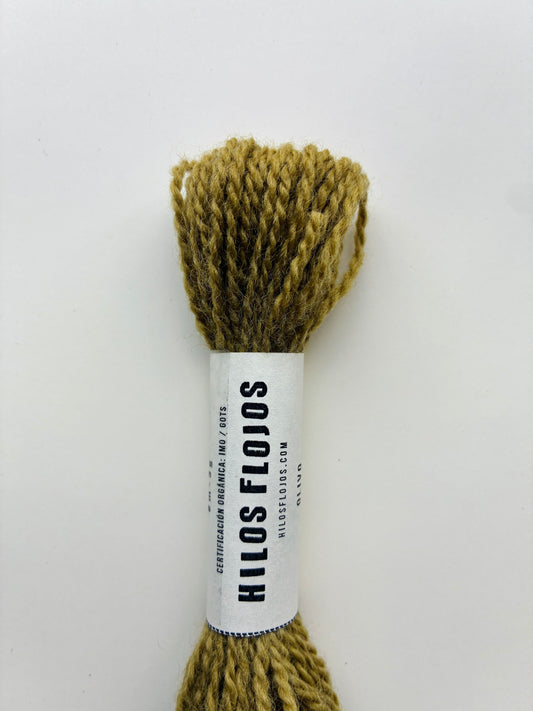 Hilo de lana merino orgánico teñido naturalmente