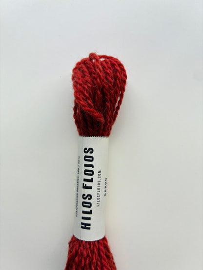 Hilo de lana merino orgánico teñido naturalmente