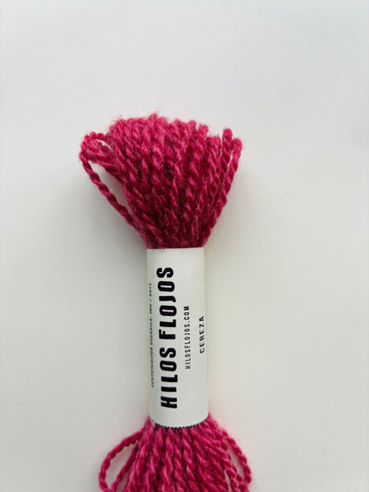 Hilo de lana merino orgánico teñido naturalmente