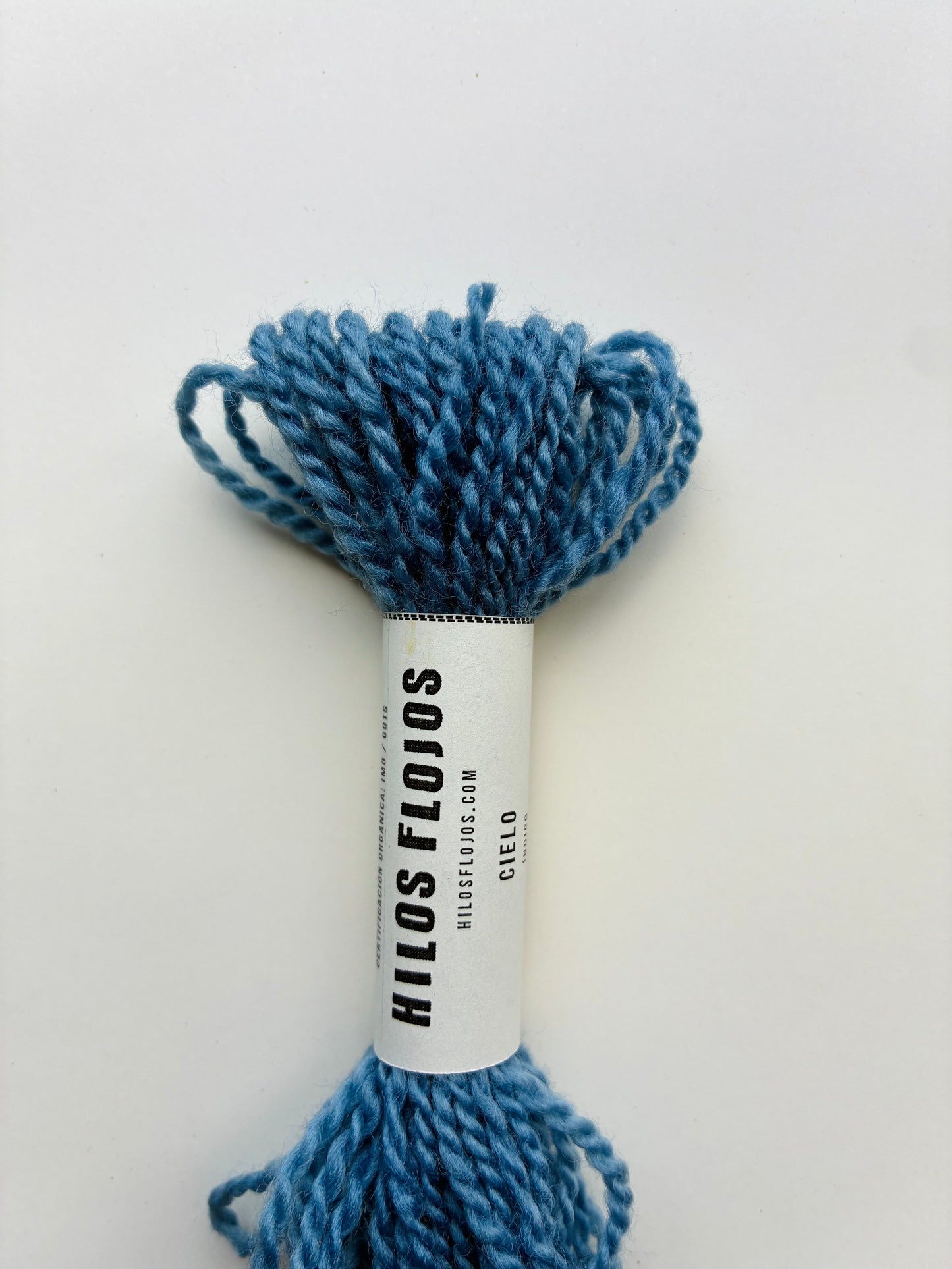 Hilo de lana merino orgánico teñido naturalmente