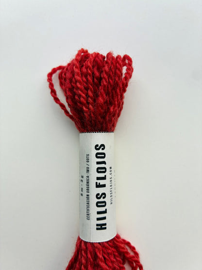 Hilo de lana merino orgánico teñido naturalmente