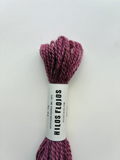 Hilo de lana merino orgánico teñido naturalmente