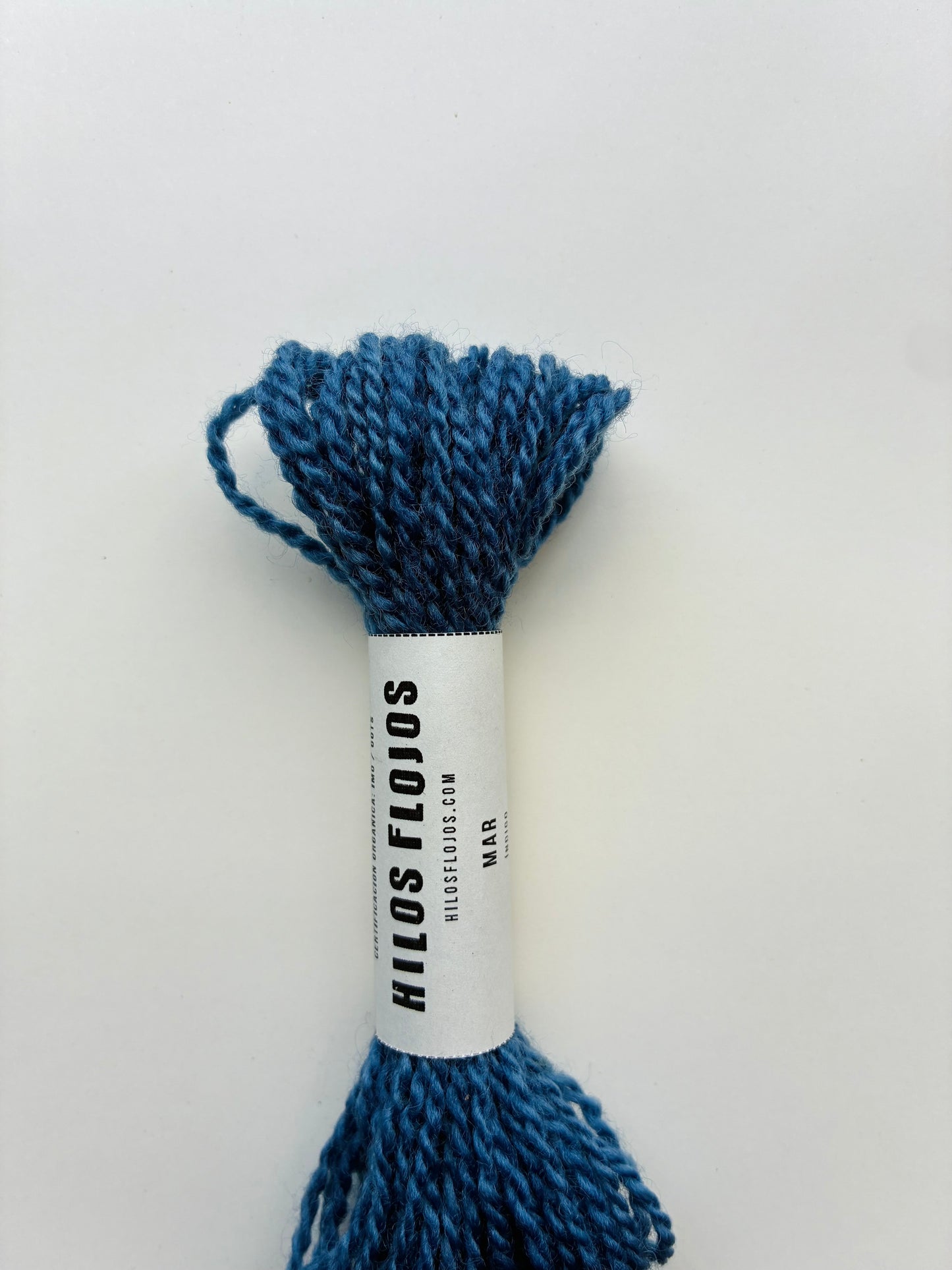 Hilo de lana merino orgánico teñido naturalmente