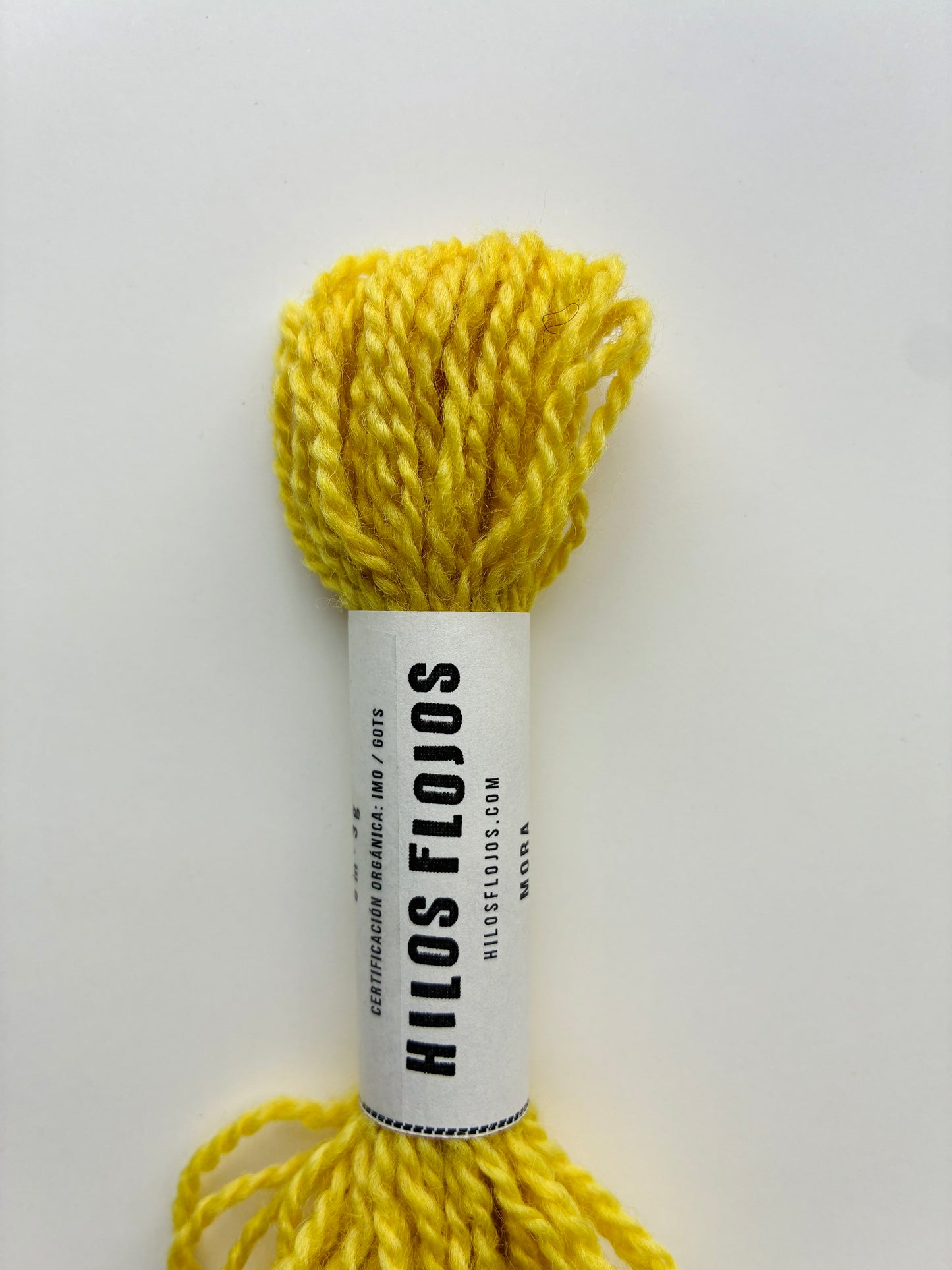 Hilo de lana merino orgánico teñido naturalmente