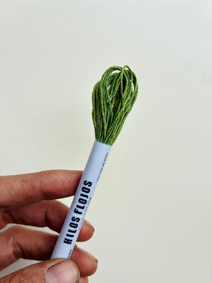 Hilo de Seda Mulberry teñida naturalmente